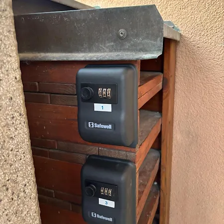 Apartman Amarotico, 1 *